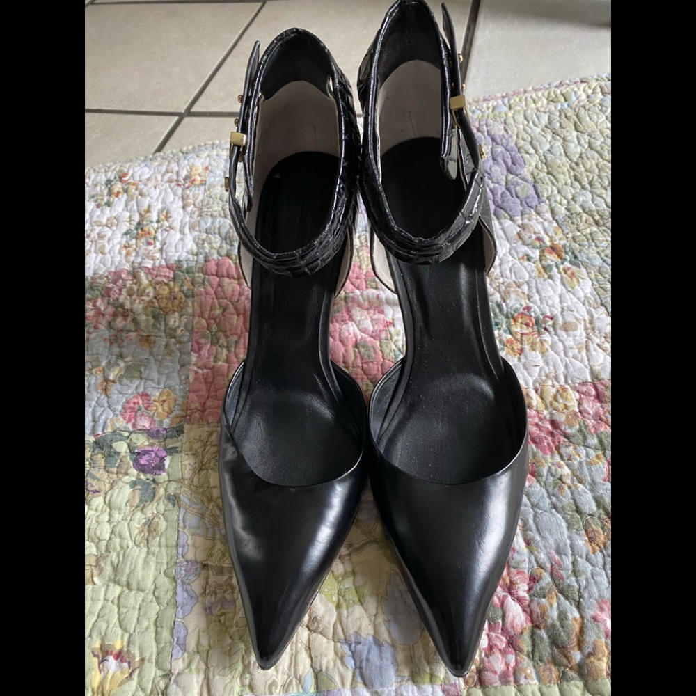 Rachel Roy textured heels